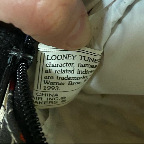 VTG Looney tunes small shoulder lunch box EUC - Picture 7 of 8